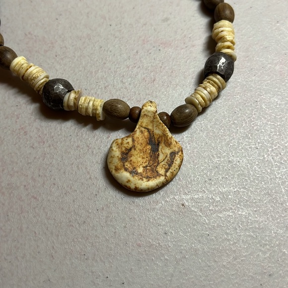 Handcrafted wood and stone bead necklace with carved pendant - Picture 5 of 5